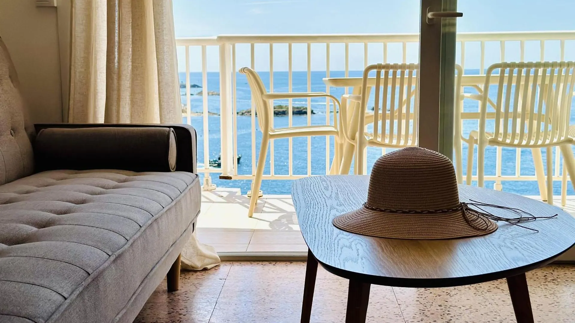 3265 El Sol, 28, Maravillosa Vista Al Mar, Situacion Ideal Para Senderismo,A 150M De La Playa Y Rocas. - Es-258-57 Rosas Spanien